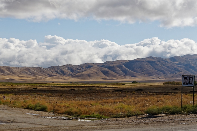 Tâq-e Bostân-Sur la route-002
